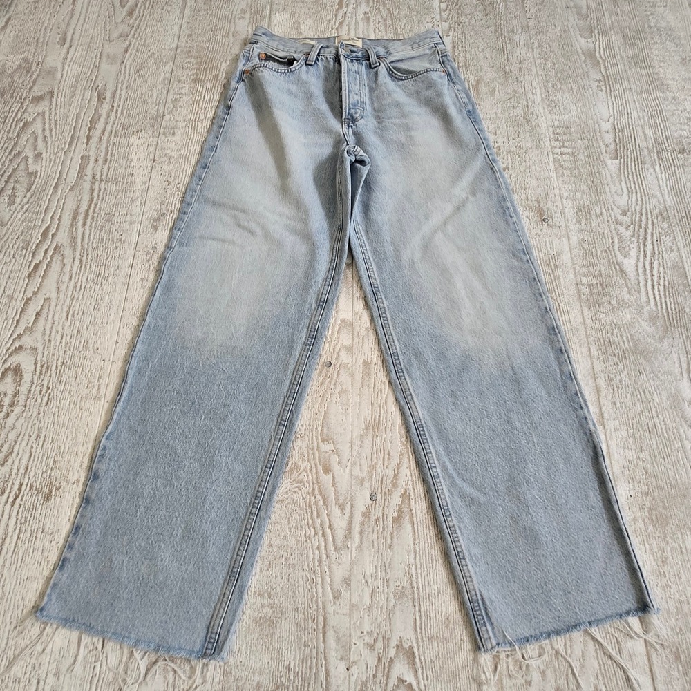 Universal Thread Womens Mid Rise 90s Y2K Baggy Jeans Light Wash Raw Hem Size 2
